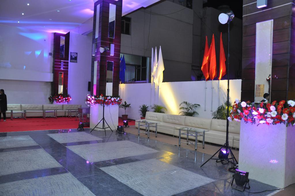 Hotel Prem Plaza Karnāl Extérieur photo