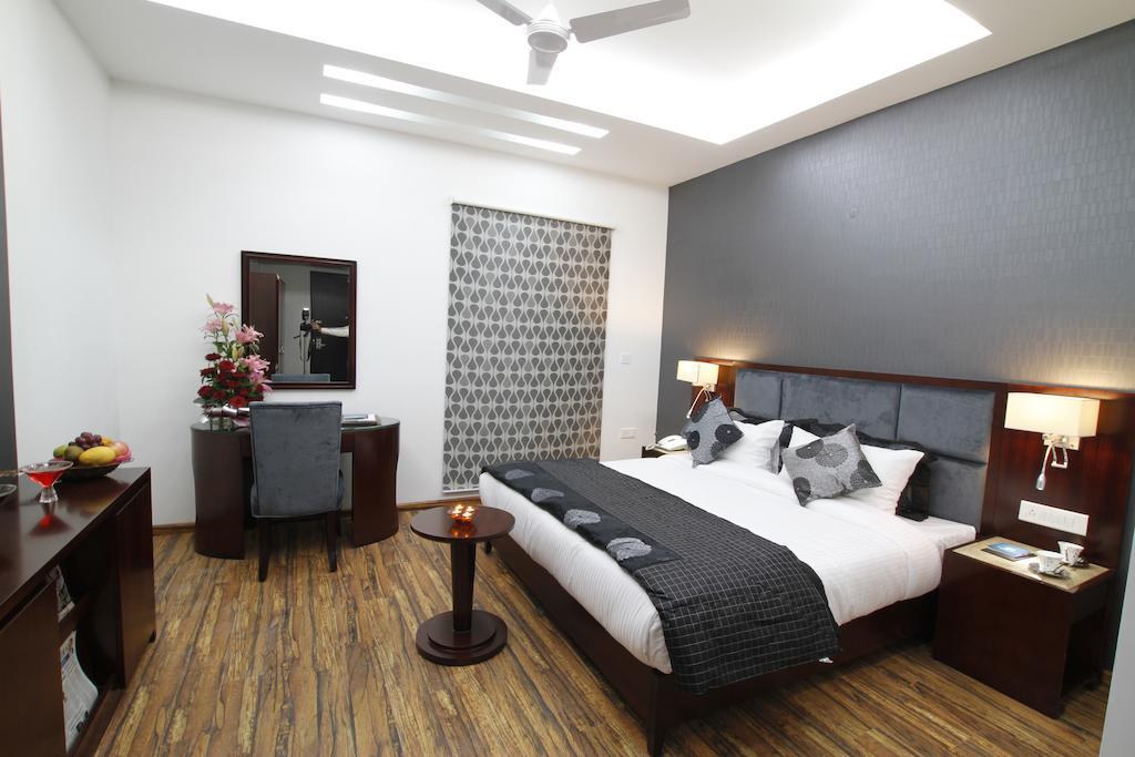 Hotel Prem Plaza Karnāl Extérieur photo