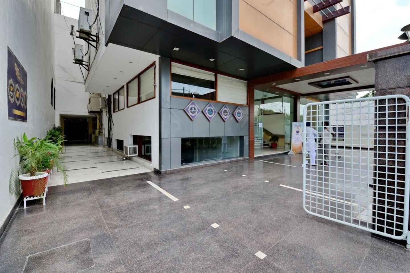 Hotel Prem Plaza Karnāl Extérieur photo