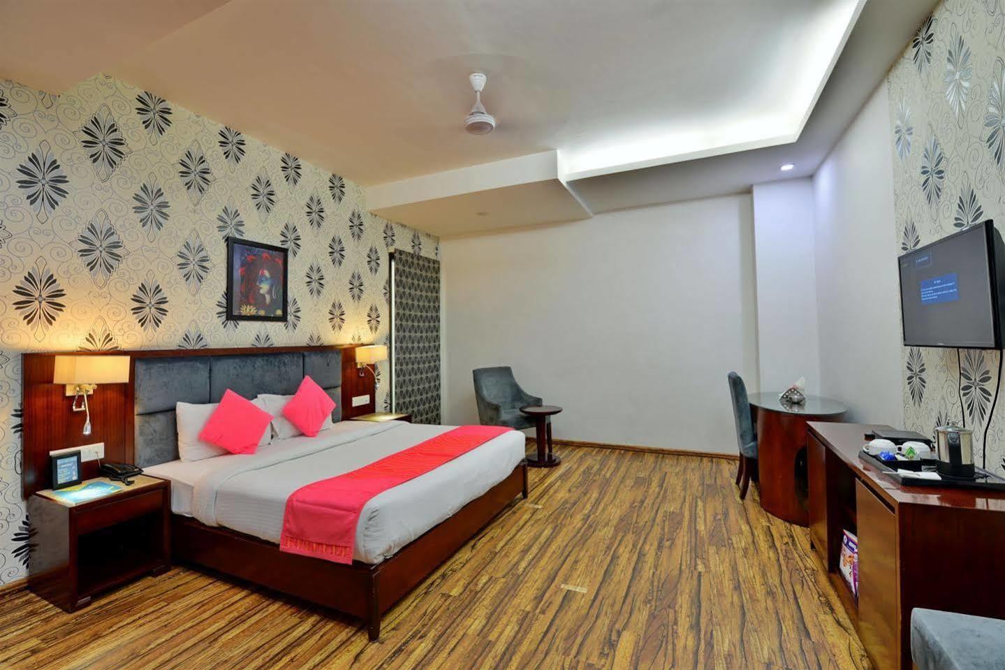 Hotel Prem Plaza Karnāl Extérieur photo