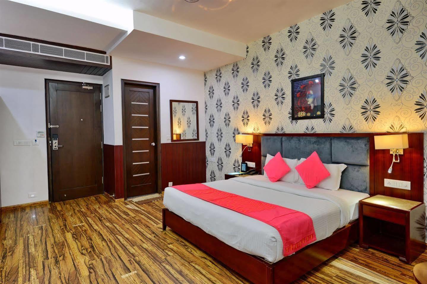 Hotel Prem Plaza Karnāl Extérieur photo