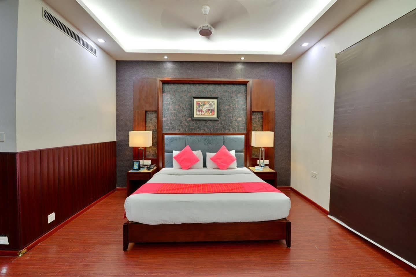 Hotel Prem Plaza Karnāl Extérieur photo